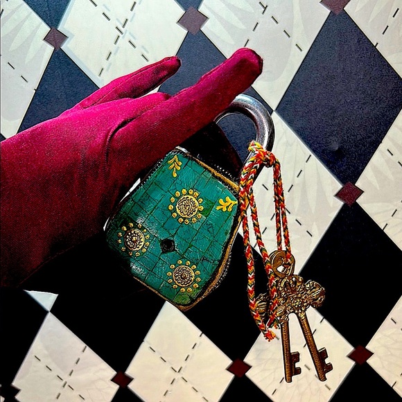 Handcrafted Owl Brass Lock – Ornate, Colorful, & Functional – 2 Keys Included - Picture 11 of 11